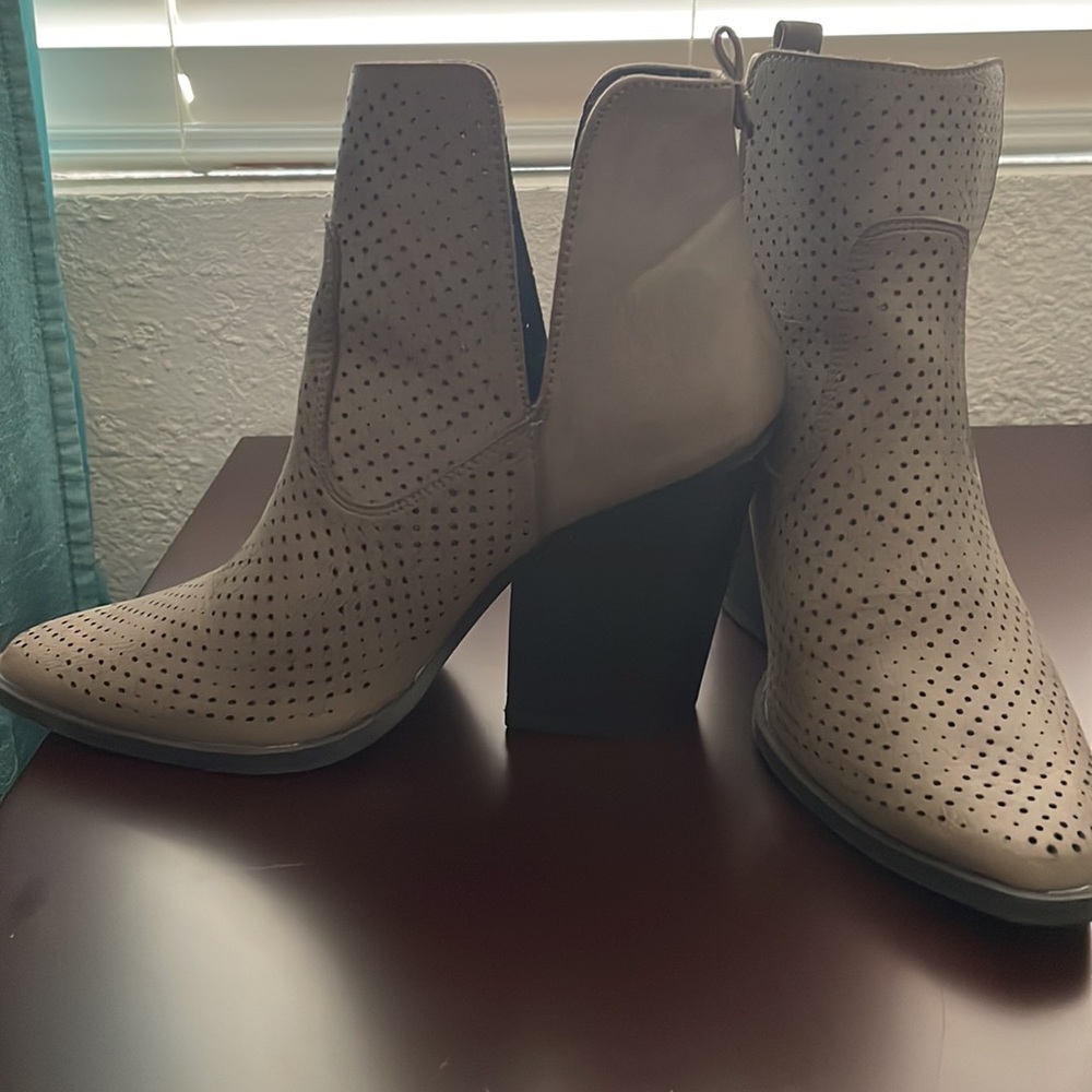 Booties - Picture 4 of 4